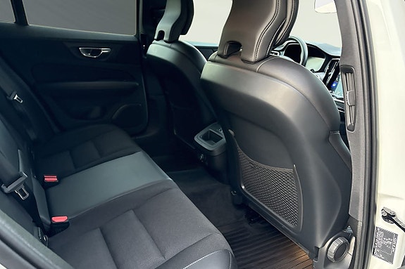 Volvo V60 11 of 23