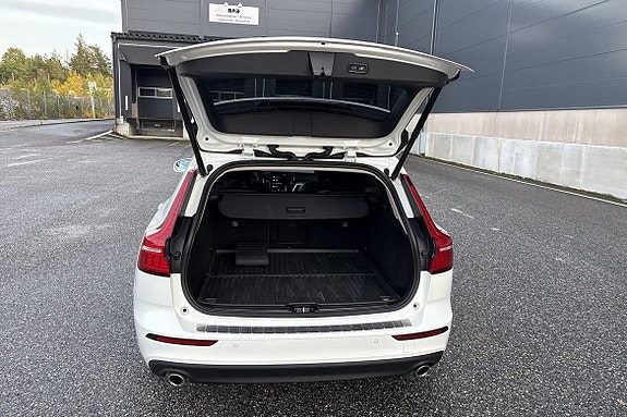 Volvo V60 13 of 23