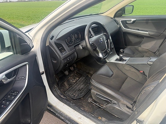 Volvo XC60 5 of 5