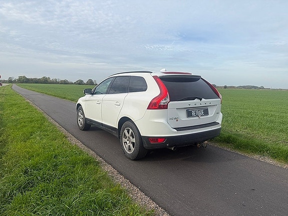 Volvo XC60 4 of 5