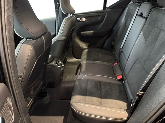 Volvo EX40 19 of 25