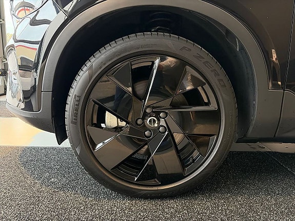 Volvo EX40 21 of 25