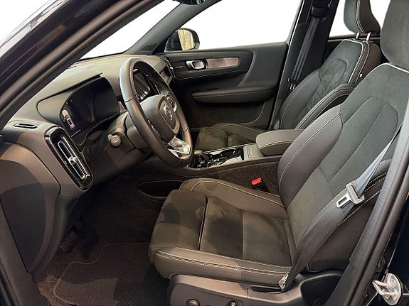 Volvo EX40 12 of 25