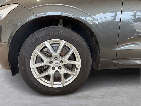 Volvo XC60 8 of 18