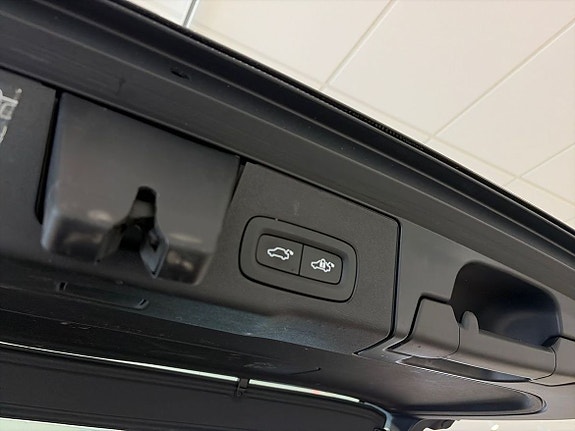 Volvo XC60 17 of 18