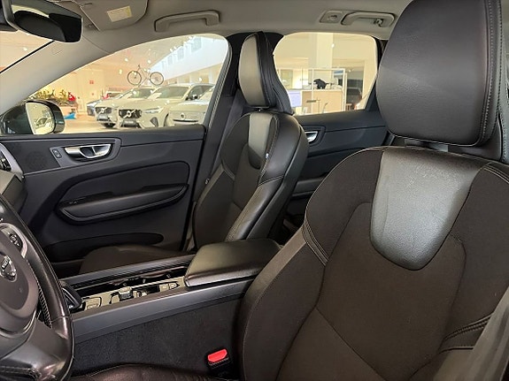 Volvo XC60 10 of 18