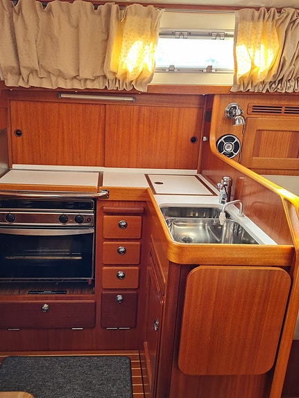 Hallberg-Rassy 342 13 of 24