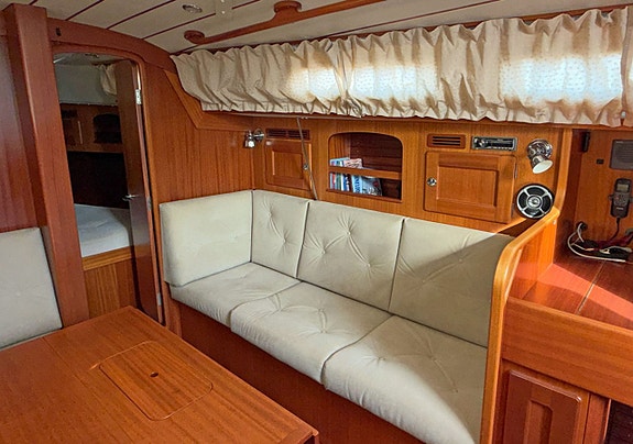 Hallberg-Rassy 342 16 of 24