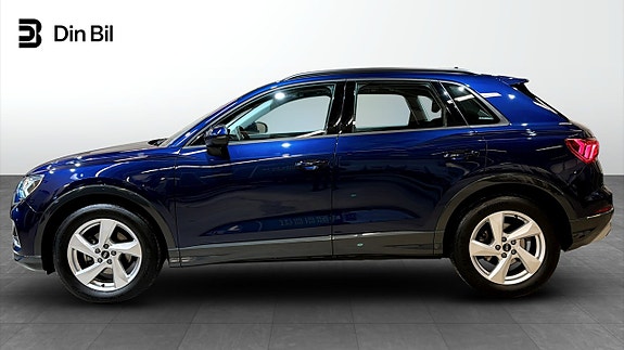 Audi Q3 2 of 20