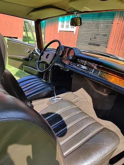 Mercedes-Benz 280 SE 5 of 8