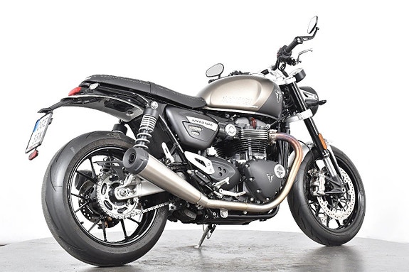 Triumph Speed Twin 1200 ABS Mycket fint skick 2 of 18
