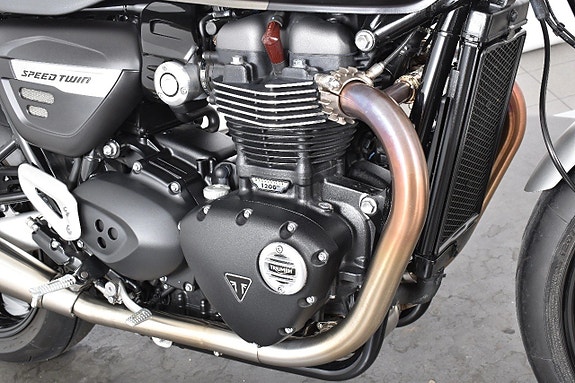 Triumph Speed Twin 1200 ABS Mycket fint skick 13 of 18