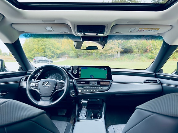 Lexus ES300h 7 of 7