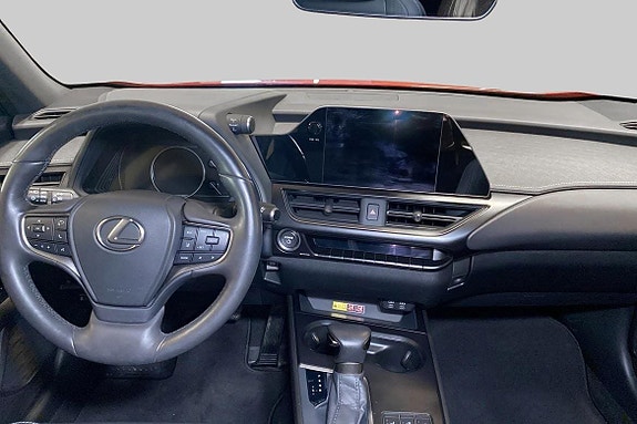 Lexus UX250h 8 of 11