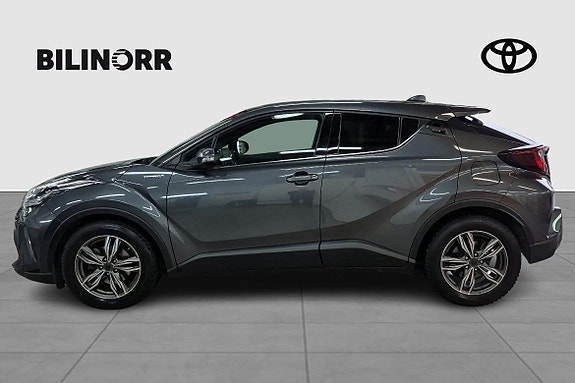 Toyota C-HR 3 of 11