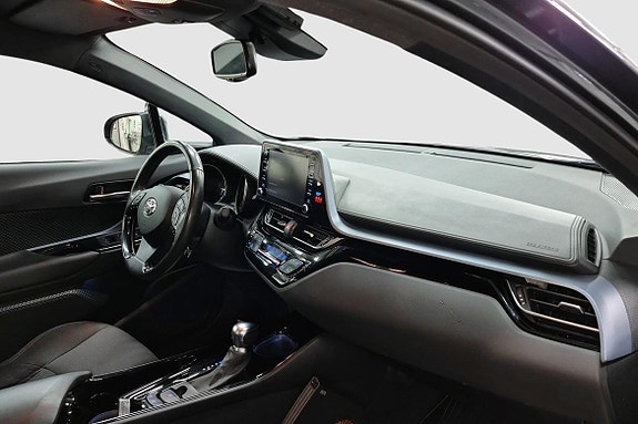 Toyota C-HR 6 of 11