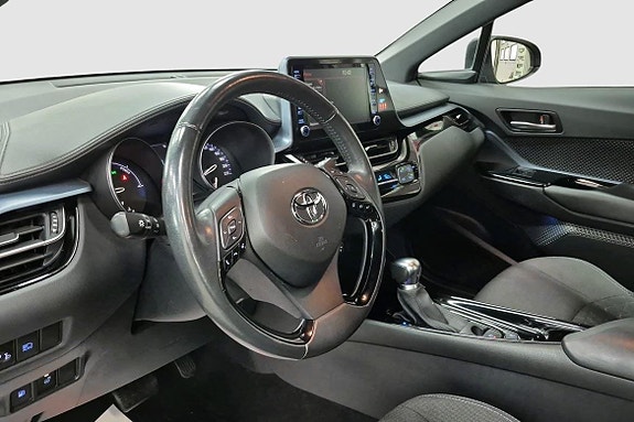 Toyota C-HR 7 of 11