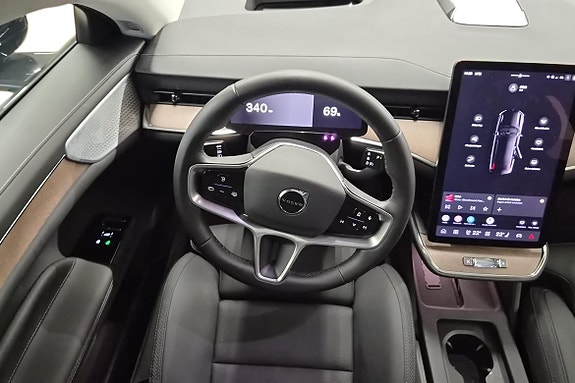 Volvo ES90 17 of 23