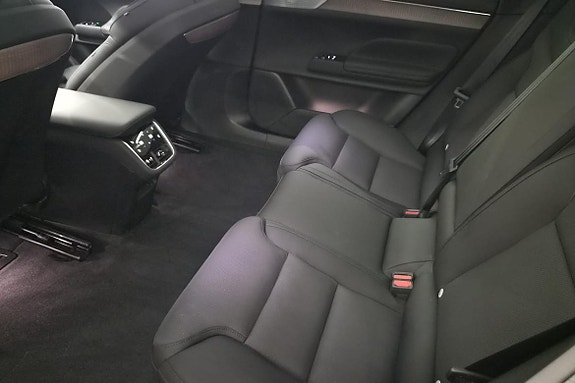Volvo ES90 19 of 23