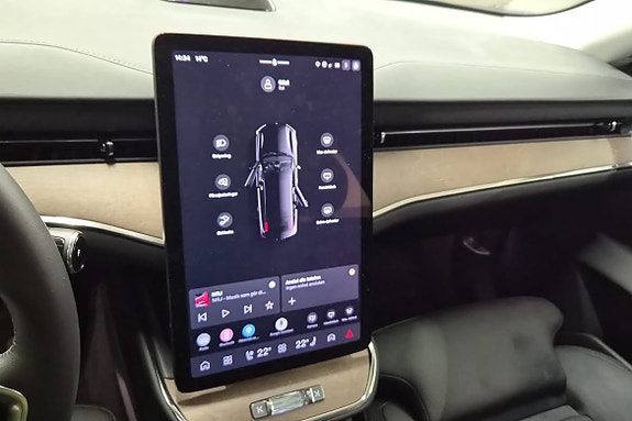 Volvo ES90 21 of 23