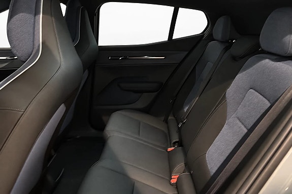Volvo EX30 7 of 21