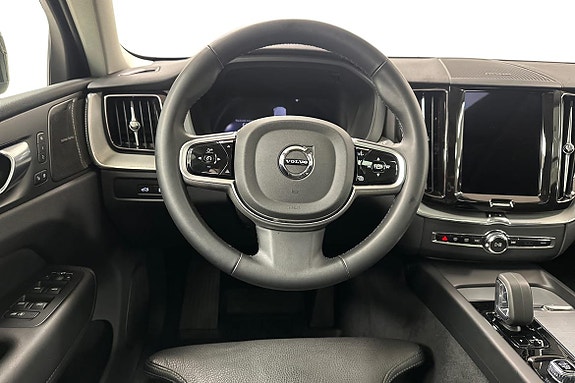 Volvo XC60 15 of 30
