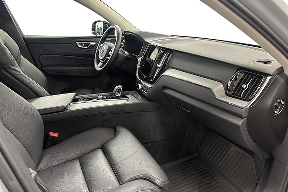 Volvo XC60 16 of 30