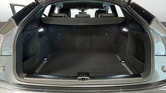 Audi Q5 12 of 16