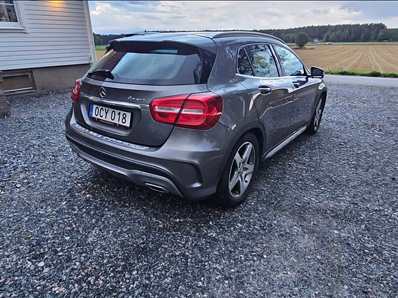 Mercedes-Benz GLA 200 d 3 of 7