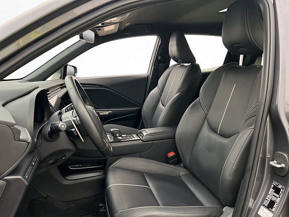 Lexus LBX 13 of 30