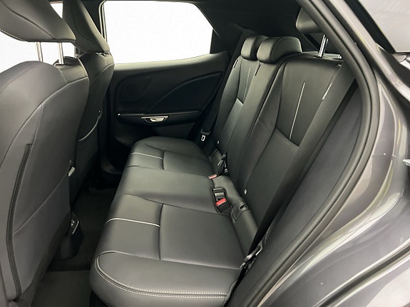 Lexus LBX 28 of 30