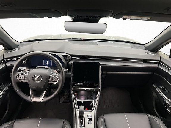 Lexus LBX 14 of 30