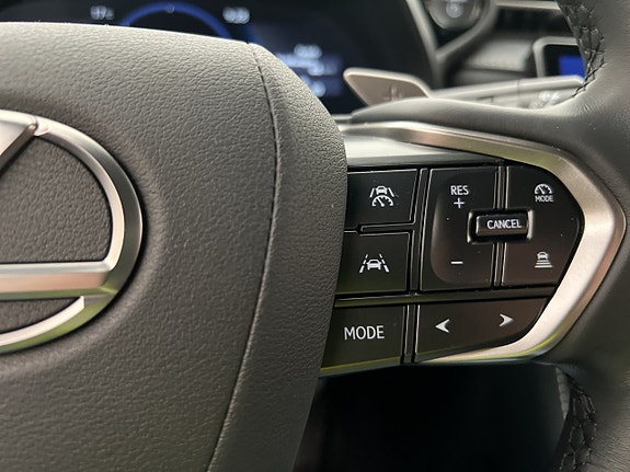 Lexus LBX 20 of 30