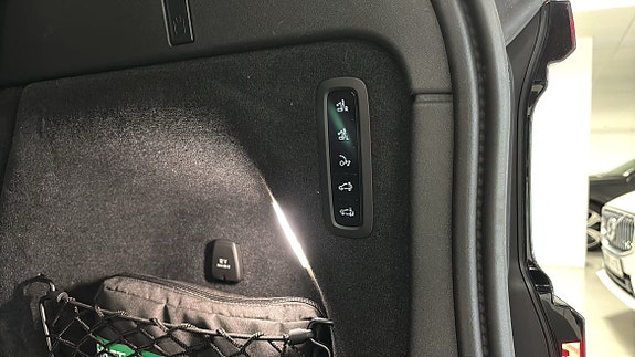 Volvo EX90 17 of 18