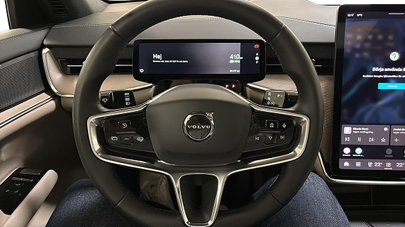 Volvo EX90 11 of 18