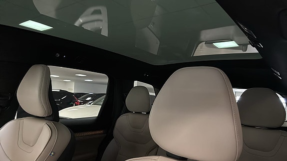 Volvo EX90 18 of 18