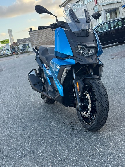 BMW C 400 X 3 of 7