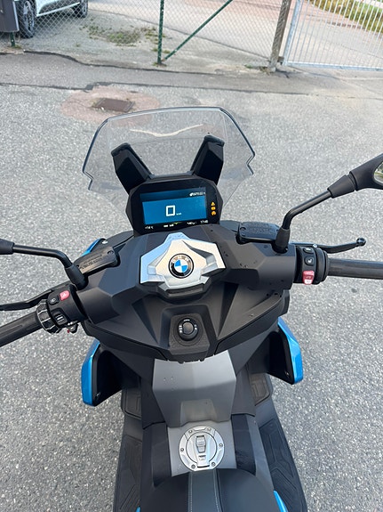 BMW C 400 X 7 of 7