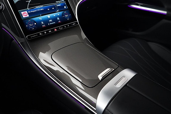 Mercedes-Benz GLC400 e 13 of 23