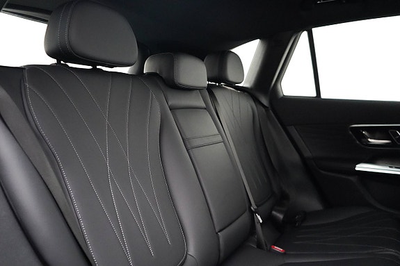 Mercedes-Benz GLC400 e 18 of 23