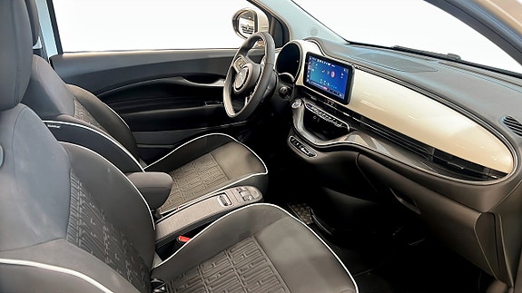 Fiat 500e 3 of 10