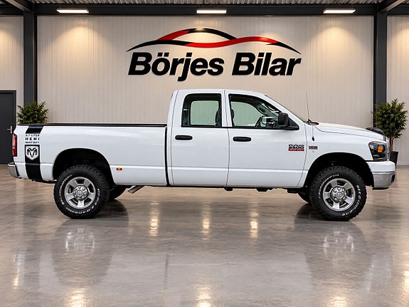 Dodge RAM 2500 2 of 8