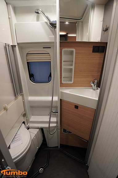 Malibu 640 LE GT Skyview, Stor kyl, Dieselpanna, 4000kg 10 of 19