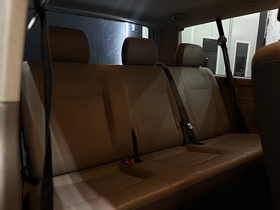 Volkswagen Caravelle 11 of 21