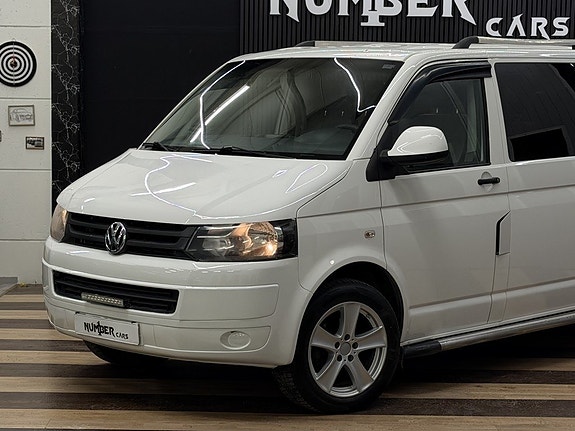 Volkswagen Caravelle 2 of 21