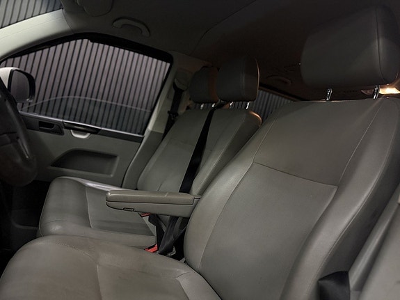Volkswagen Caravelle 12 of 21
