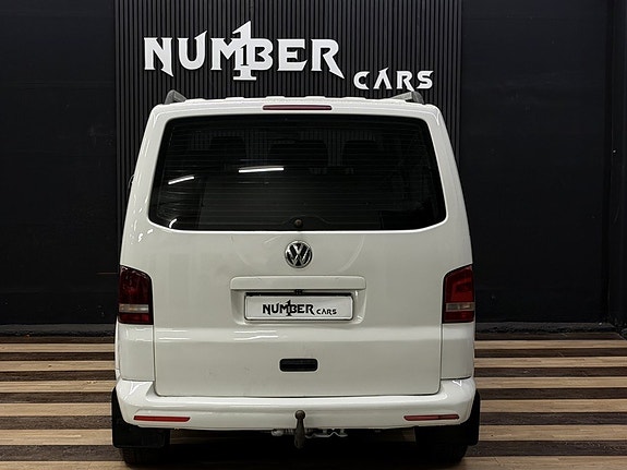 Volkswagen Caravelle 7 of 21