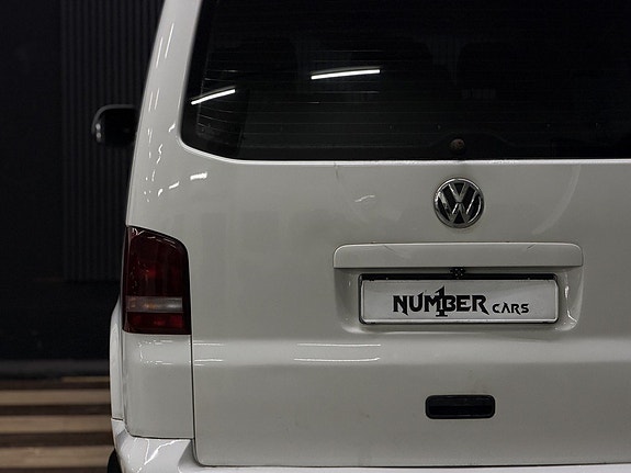 Volkswagen Caravelle 9 of 21
