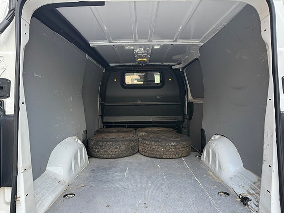 Opel Vivaro 10 of 25