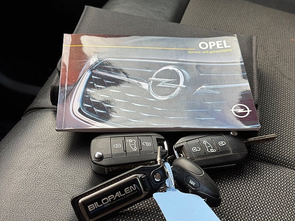 Opel Vivaro 25 of 25